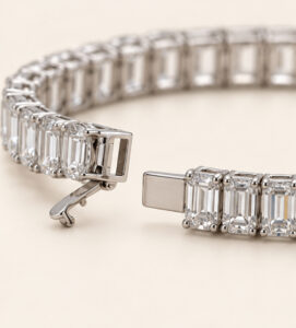Emerald Grandeur Bracelet - Image 3