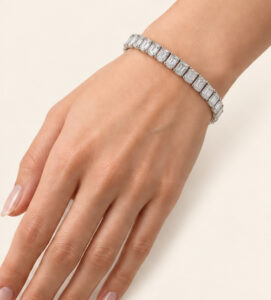 Emerald Grandeur Bracelet - Image 4