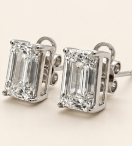 Emerald Lumière Earrings - Image 2