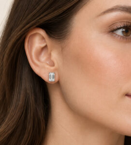 Emerald Lumière Earrings - Image 4