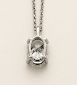 Oval Éclat Necklace