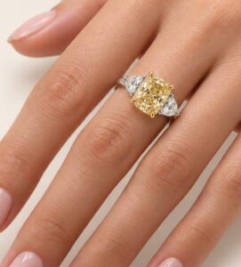 Golden Cushion Ring - Image 4