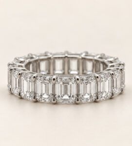 Grand Emerald Ring