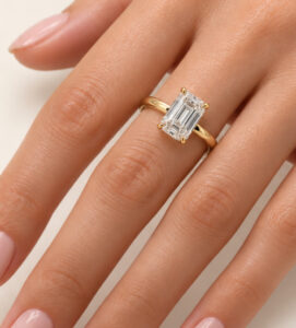 Emerald Lumière Ring - Image 4